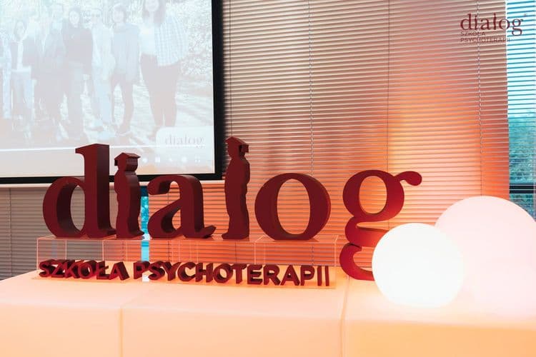 Bezpłatna psychoterapia dzieci i młodzieży – rozwój programu Fundacji TVN i Centrum Terapii Dialog